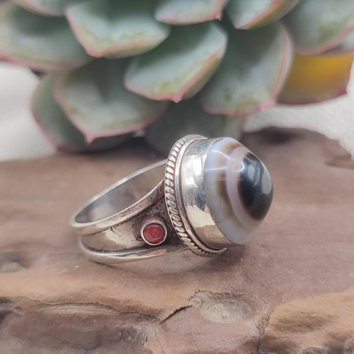 Anello etnico in argento 925 con Dzi tibetano - TUNI