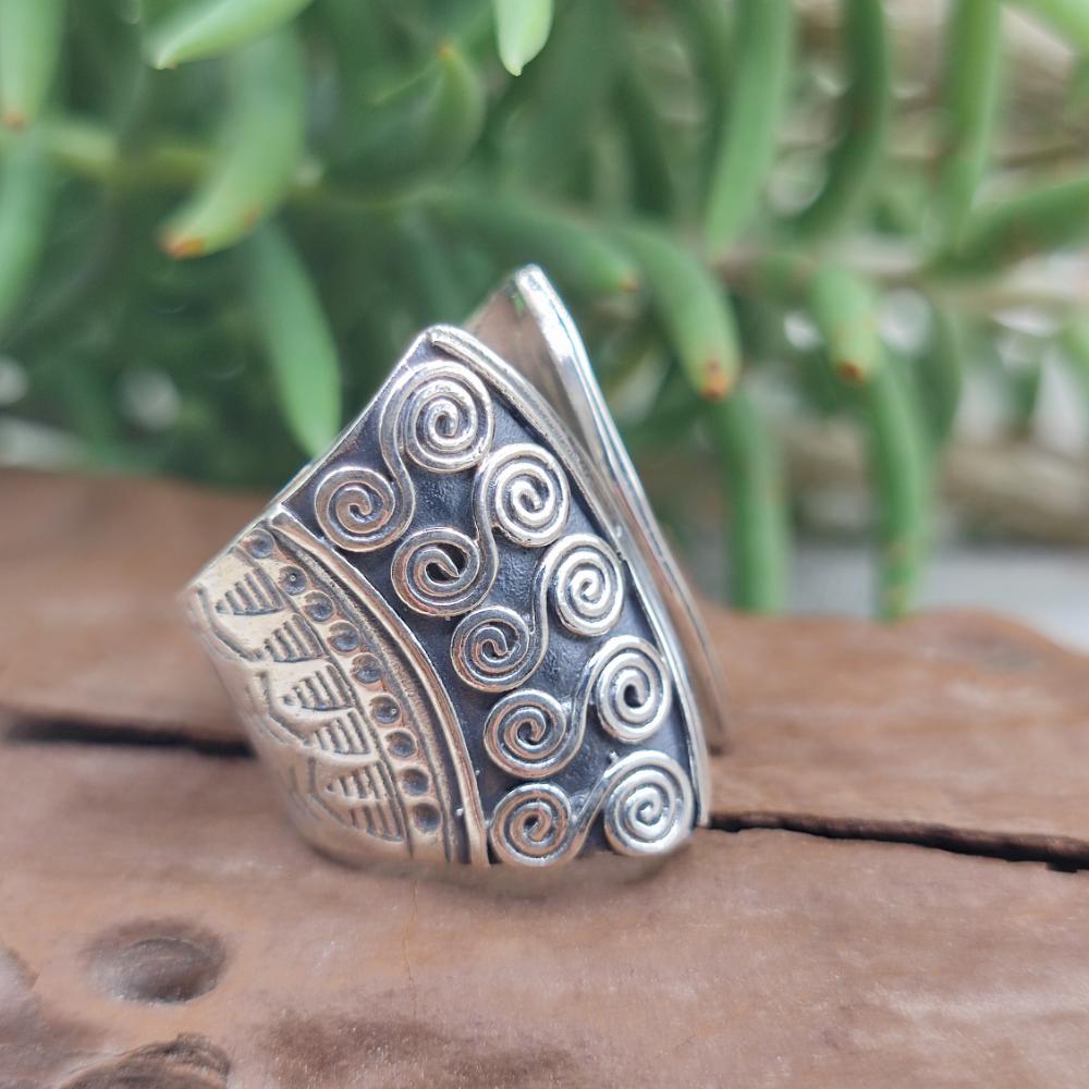 Anello artigianale a fascia in argento 925 - DHAMDHA