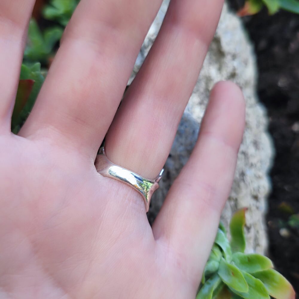 Anello etnico a fascia in argento 925 - BARUWA