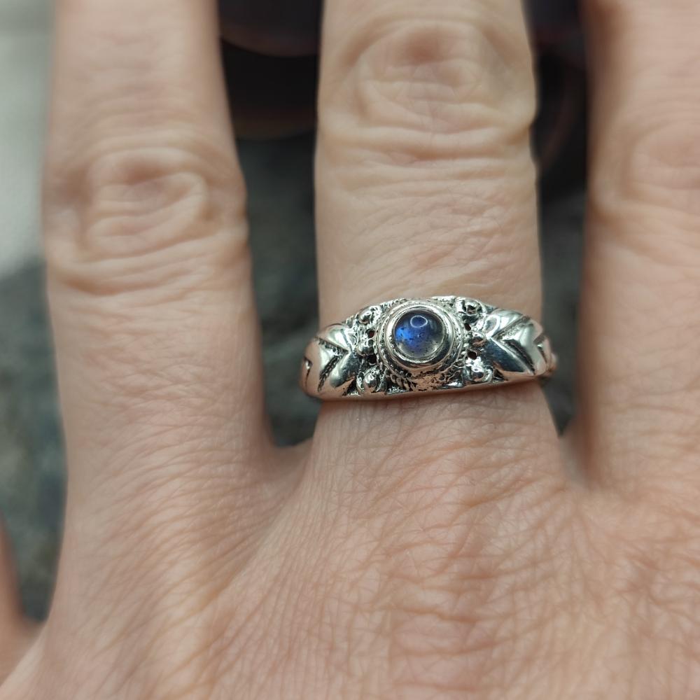 Anello etnico in argento 925 con labradorite - SUHANA
