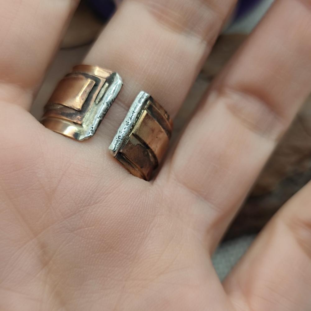 Anello artigianale a fascia in bronzo - MEERA