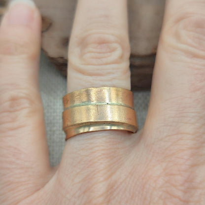 Anello artigianale a fascia in bronzo - MEERA