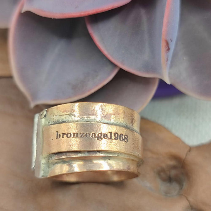 Anello artigianale a fascia in bronzo - MEERA