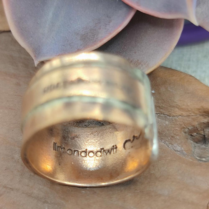 Anello artigianale a fascia in bronzo - MEERA