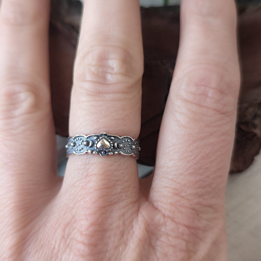 Anello fascia in argento 925 con cuore - PURUNIA