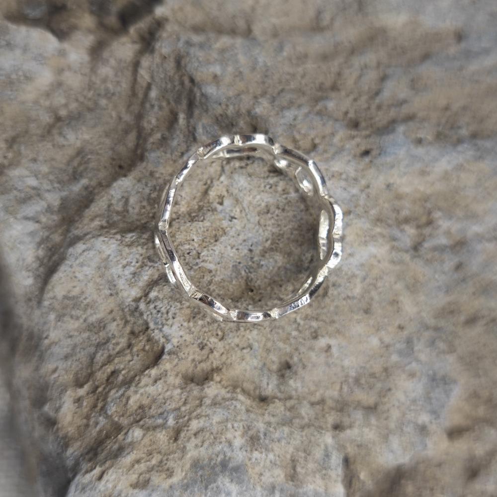Anello fascia con cuori in argento 925 - MAYURA