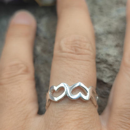 Anello fascia con cuori in argento 925 - MAYURA