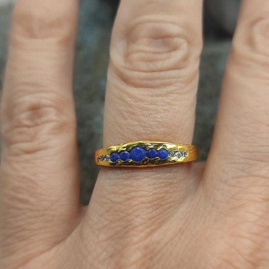 Anello etnico in ottone con lapislazzuli - DIPALI