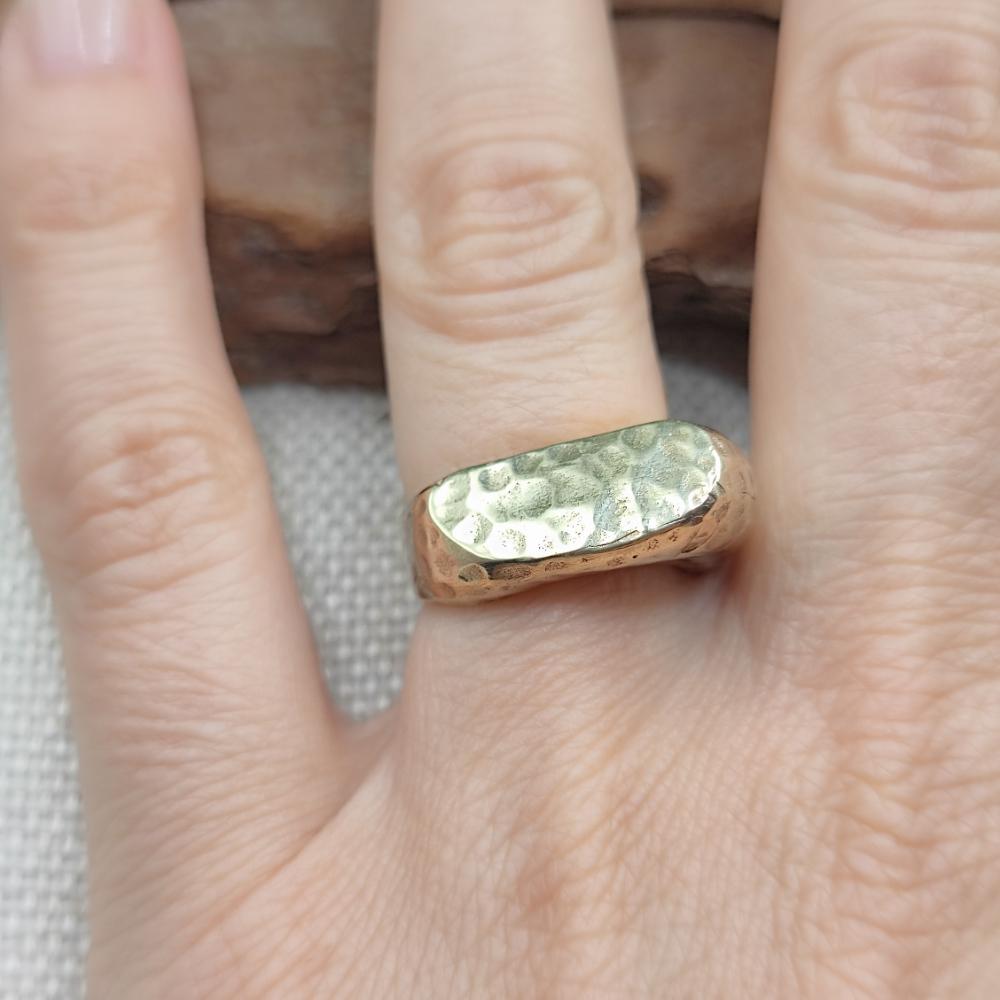 ANELLO a fascia martelllata bronzo giallo - DEEPLEE