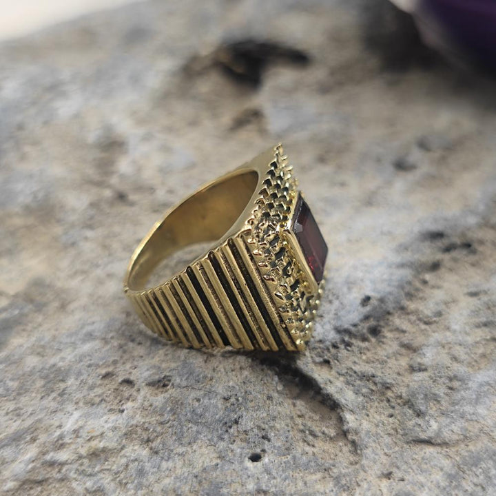 ANELLO a fascia in ottone con granato - TAKUMI