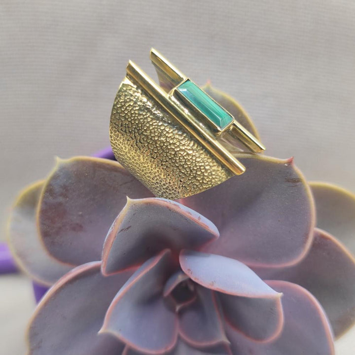 ANELLO a fascia in ottone con malachite - SAMIR