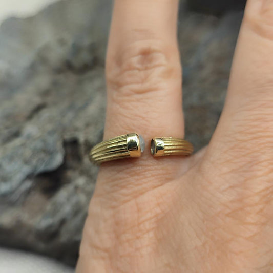 Anello in ottone con pietra di luna - ESHA
