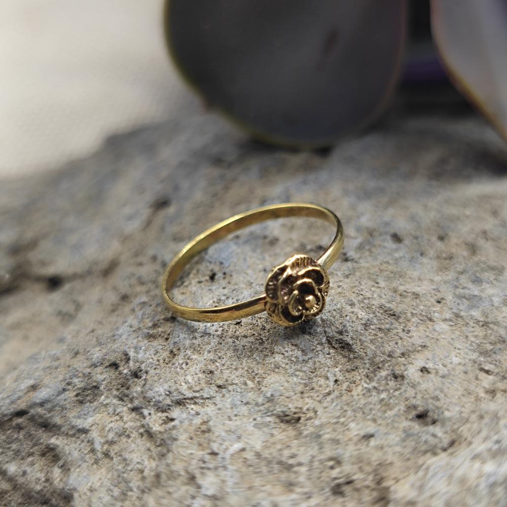 Anello in ottone con fiore - DHAVAL
