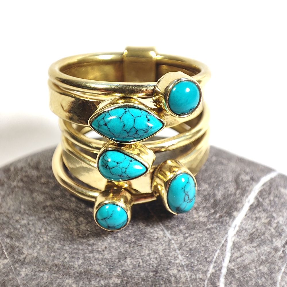 Anello a fascia in ottone con pietra - MAIA – turchese