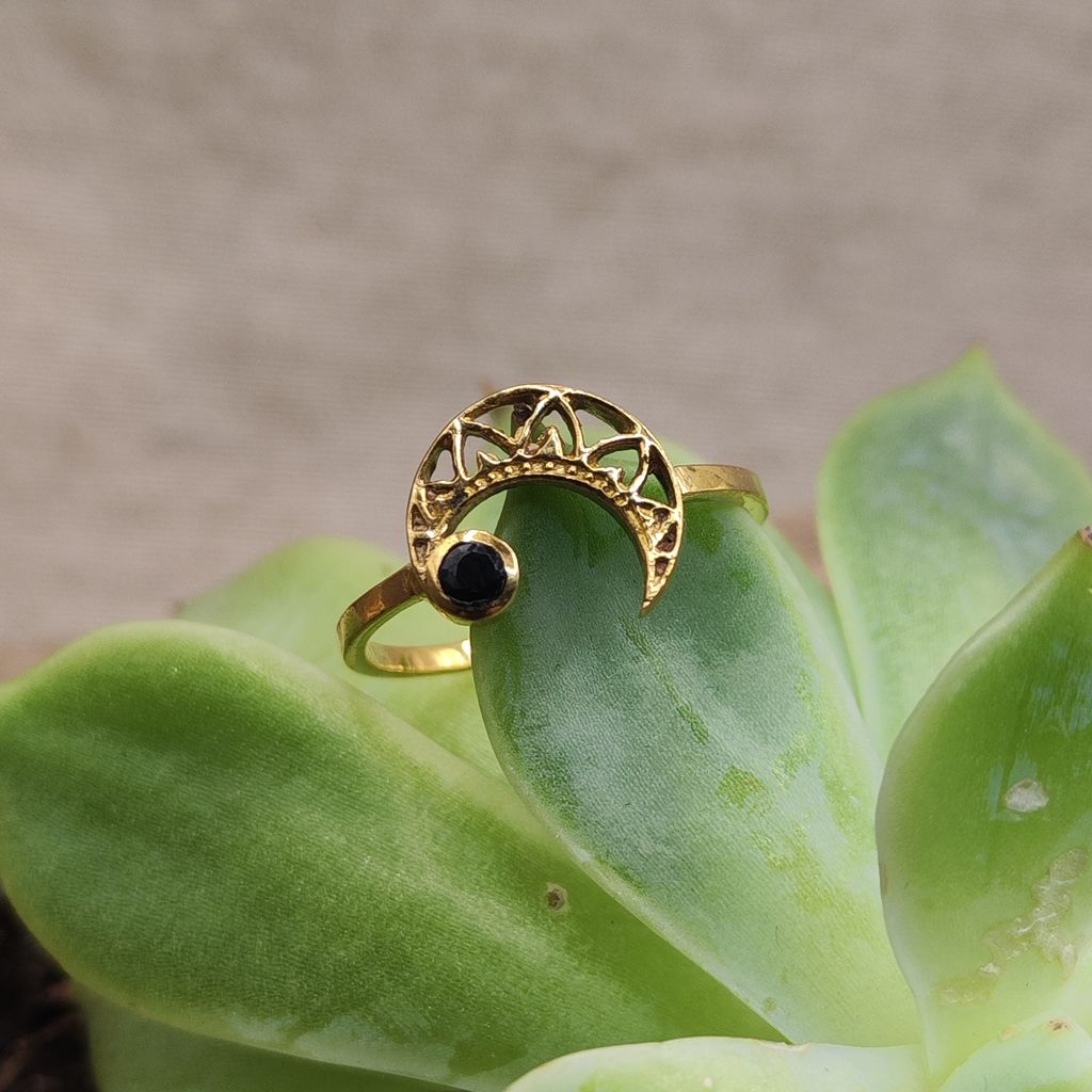 ANELLO in ottone con mezza luna e ametista - PAMUR – onice nero