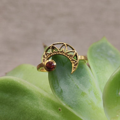 ANELLO in ottone con mezza luna e ametista - PAMUR – granato