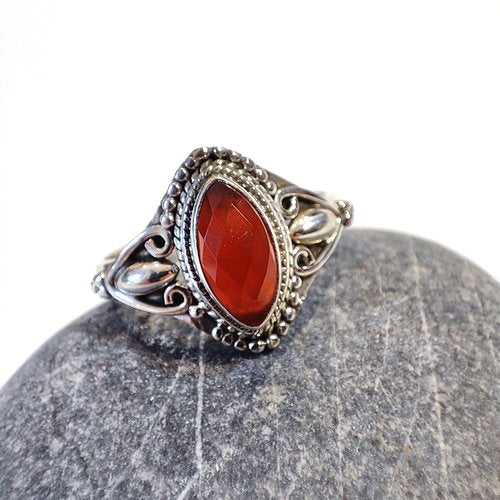 ANELLO artigianale in argento 925 con Pietra di Luna - DIANA – corniola
