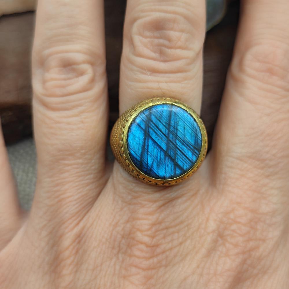 ANELLO etnico a fascia in ottone con pietra - DHENKA