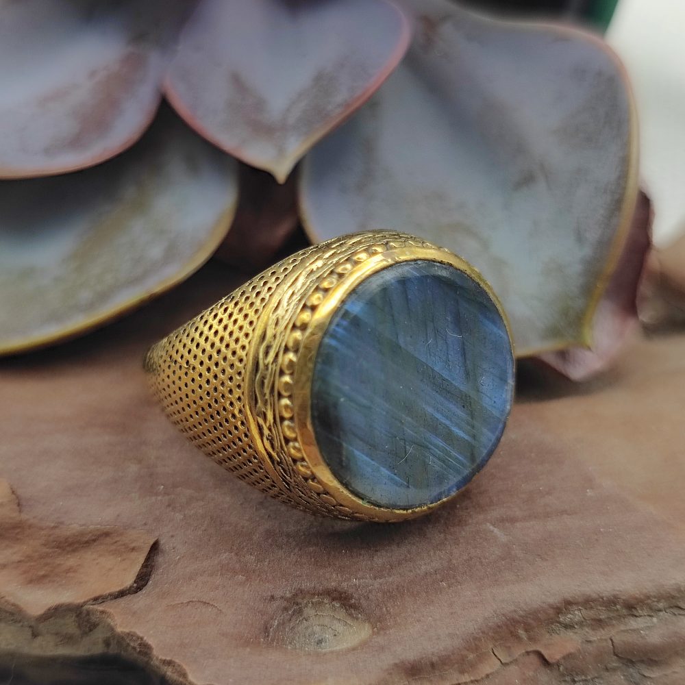 ANELLO etnico a fascia in ottone con pietra - DHENKA