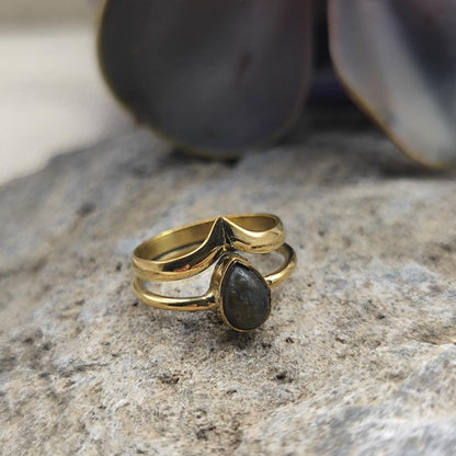 Anello etnico in ottone con labradorite - DHANANJAY