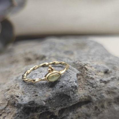 Anello in ottone con peridoto - RAJASMI