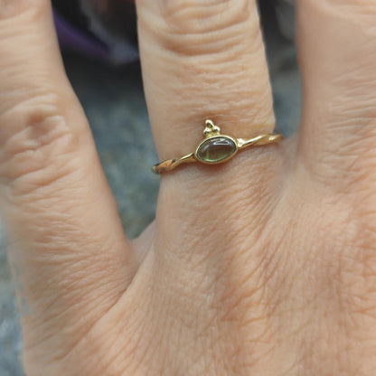 Anello in ottone con peridoto - RAJASMI