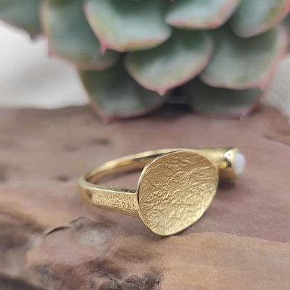 ANELLO etnico in ottone con pietra di luna - PEDDAPURA