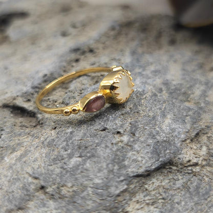ANELLO in ottone con pietra di luna - AGRA