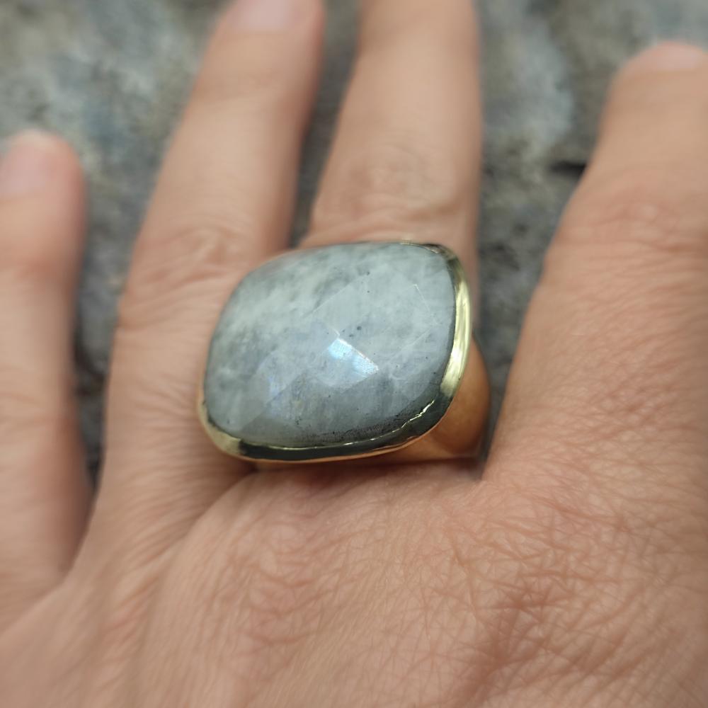 ANELLO in ottone con pietra di luna - SANJI