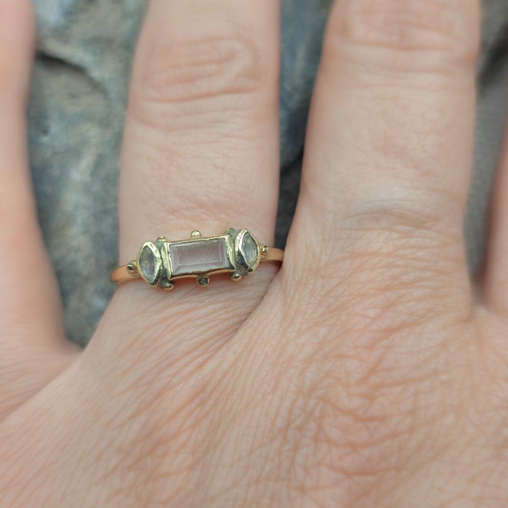 ANELLO in ottone con quarzo rosa - MIRZA