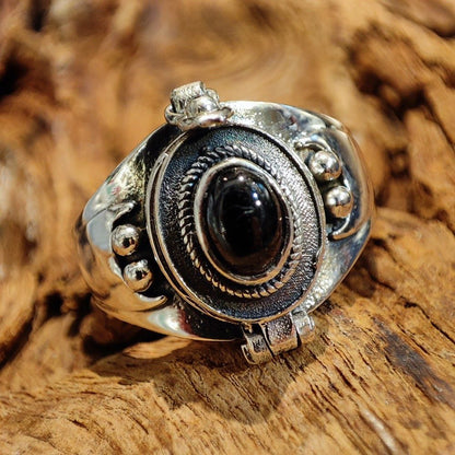 Anello veleno in argento 925 lapislazzuli - ZAHIRA – onice nero