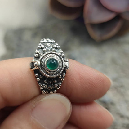 Anello veleno apribile in argento con agata verde - ZAHIJRA