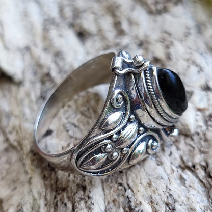 Anello veleno con pietra in argento 925 - KACHNAR