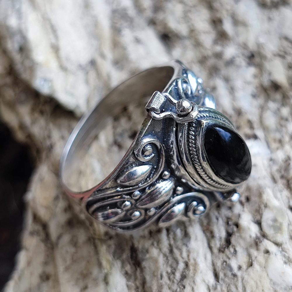 Anello veleno con pietra in argento 925 - KACHNAR