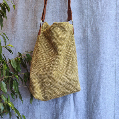 Borsa tracolla JAMDANI artigianale realizzato in cotone e timbratura – immagine2