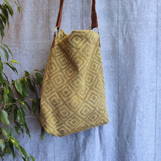 Borsa tracolla JAMDANI artigianale realizzato in cotone e timbratura – immagine2