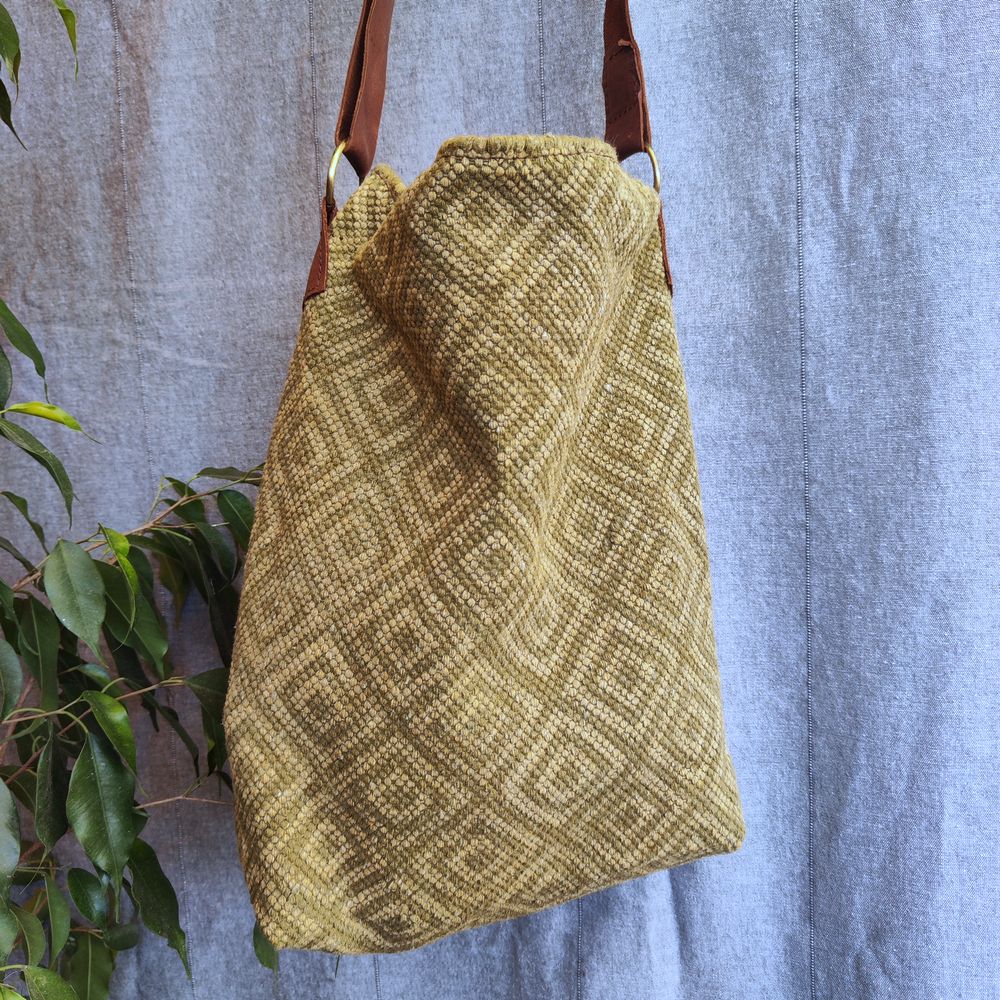 Borsa tracolla JAMDANI artigianale realizzato in cotone e timbratura – immagine1