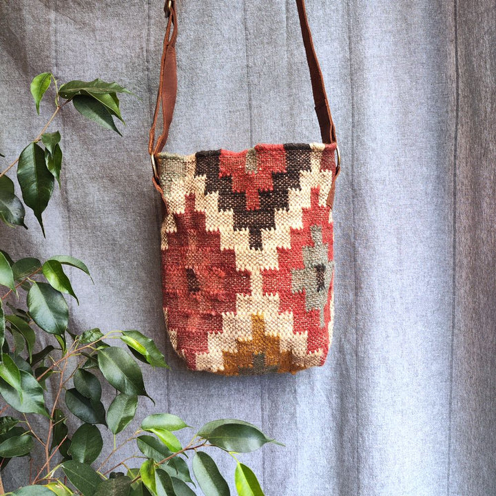 Borsa tracolla WALA artigianale realizzato con KILIM e Cuoio