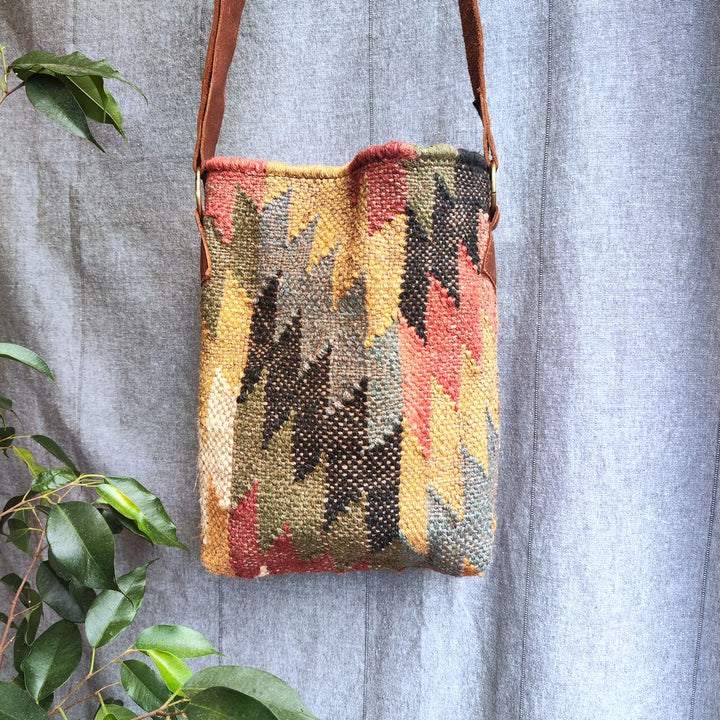 Borsa tracolla MANDALI artigianale realizzato con KILIM e Cuoio