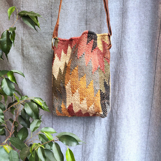 Borsa tracolla MANDALI artigianale realizzato con KILIM e Cuoio – immagine1