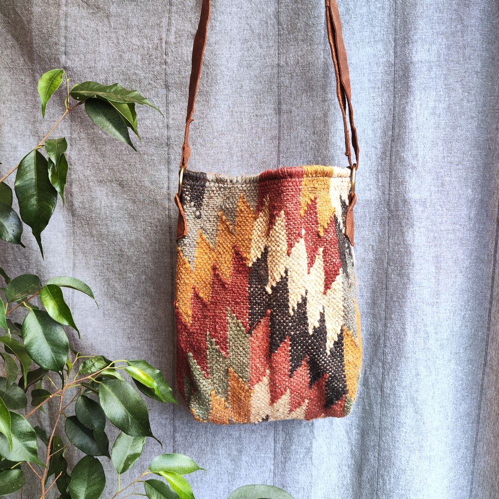 Borsa tracolla LATUR artigianale realizzato con KILIM e Cuoio