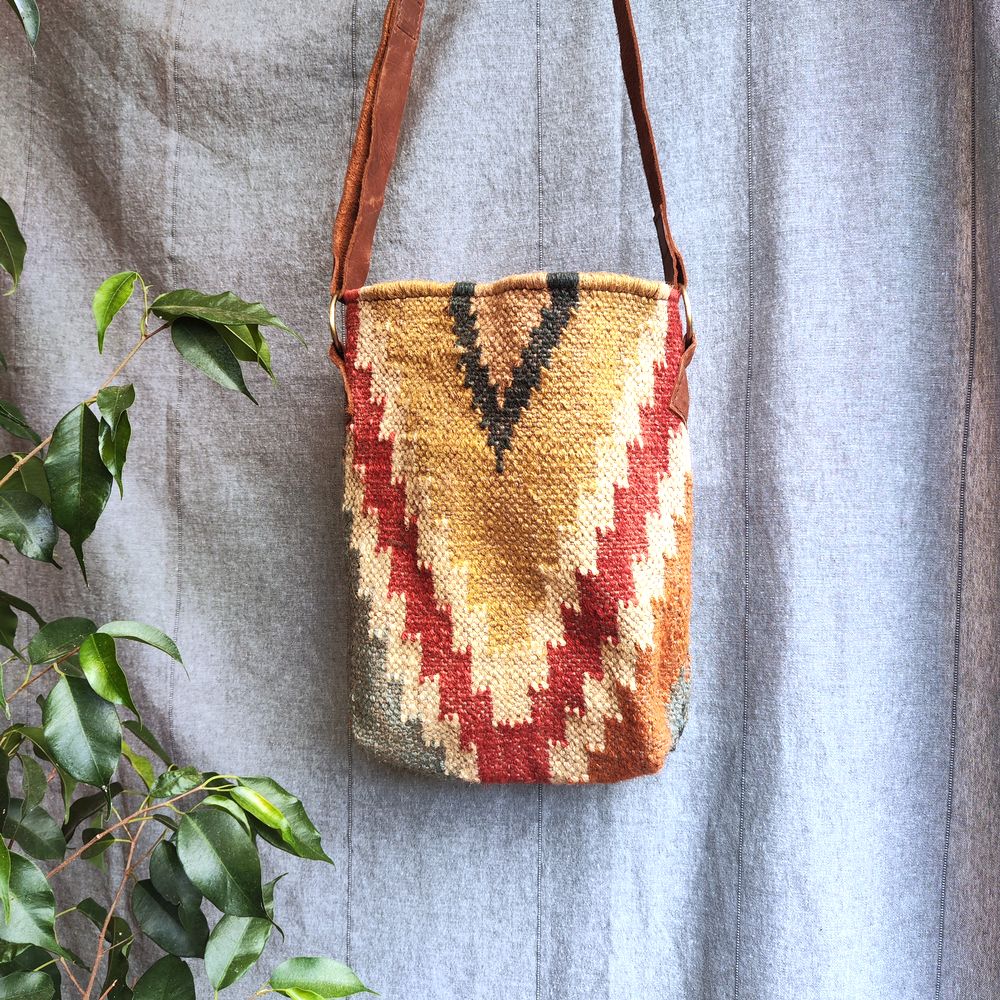 Borsa tracolla ANGUL artigianale realizzato con KILIM e Cuoio