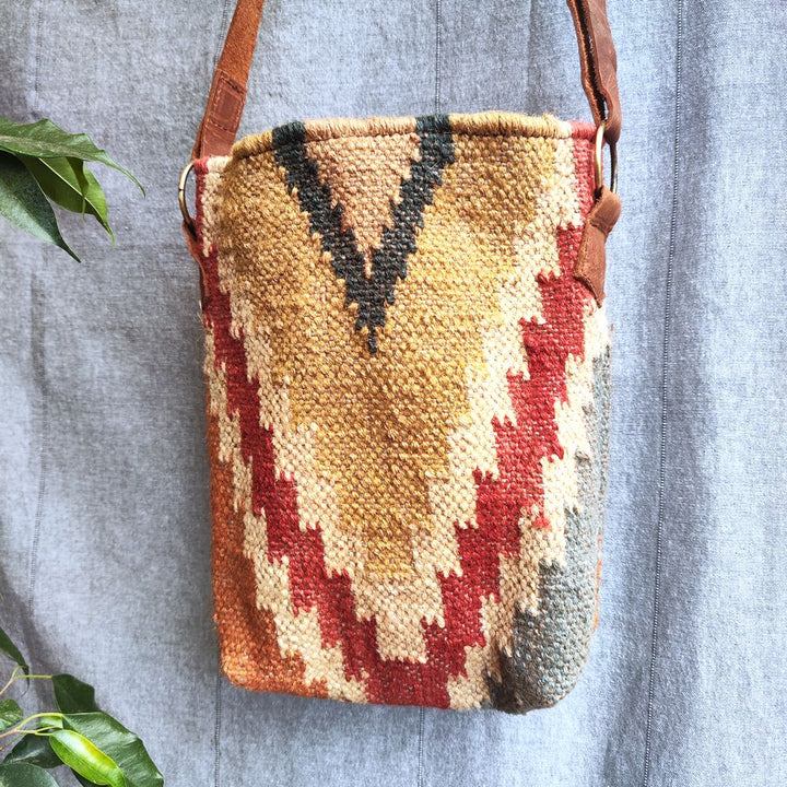 Borsa tracolla ANGUL artigianale realizzato con KILIM e Cuoio