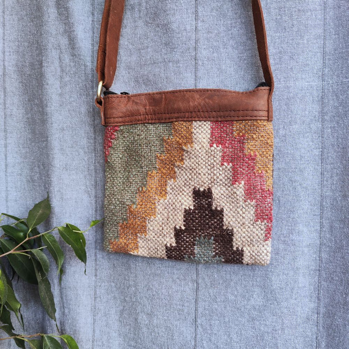 Borsa tracolla DIYA artigianale realizzato con KILIM e Cuoio