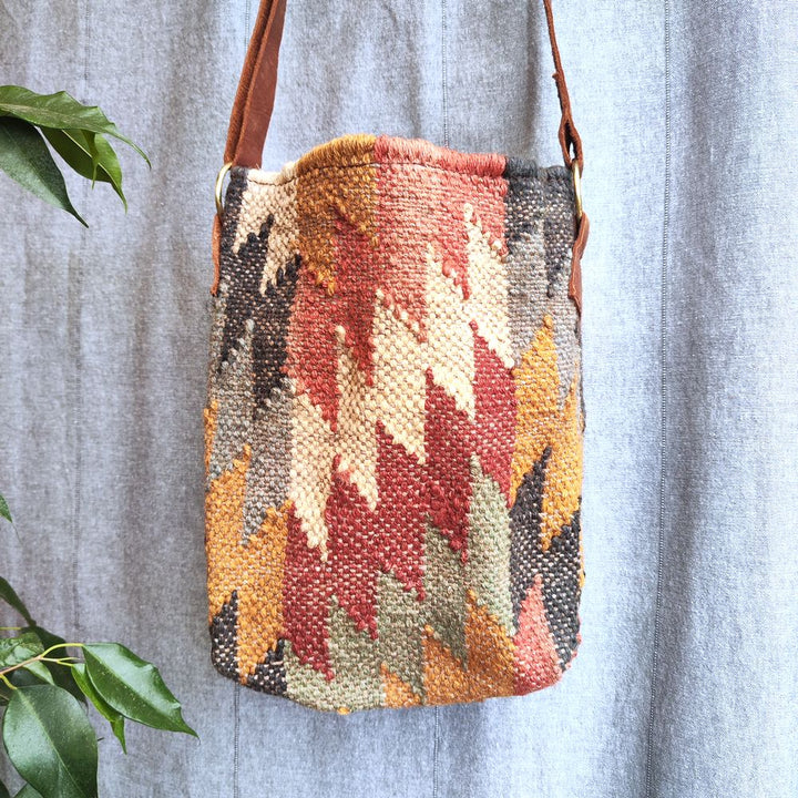 Borsa tracolla VARANASI artigianale realizzato con KILIM e Cuoio