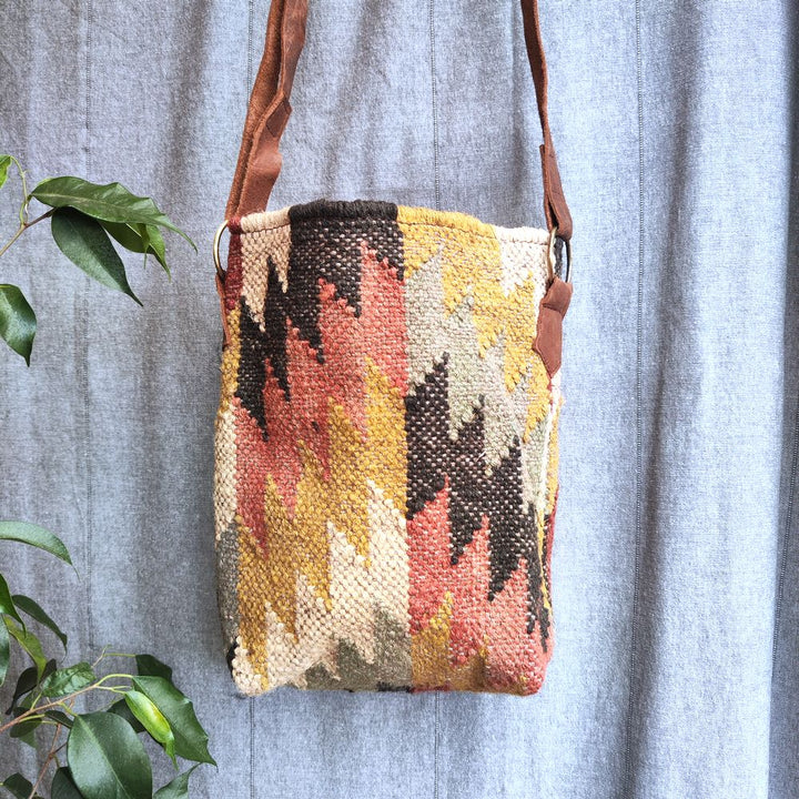 Borsa tracolla GATTA artigianale realizzato con KILIM e Cuoio