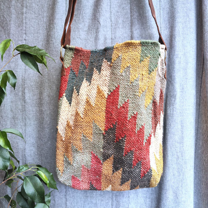 Borsa HUBLI artigianale realizzato con KILIM e Cuoio