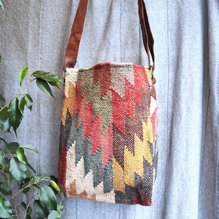 Borsa HUBLI artigianale realizzato con KILIM e Cuoio