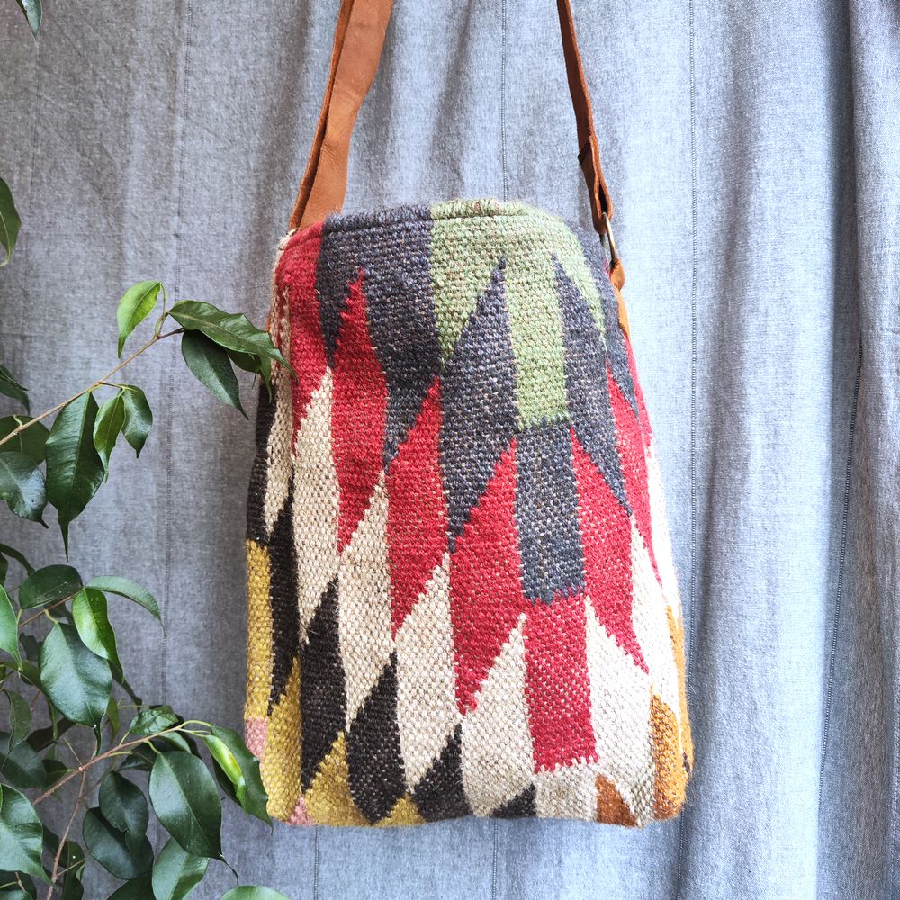 Borsa GUDUR artigianale realizzato con KILIM e Cuoio