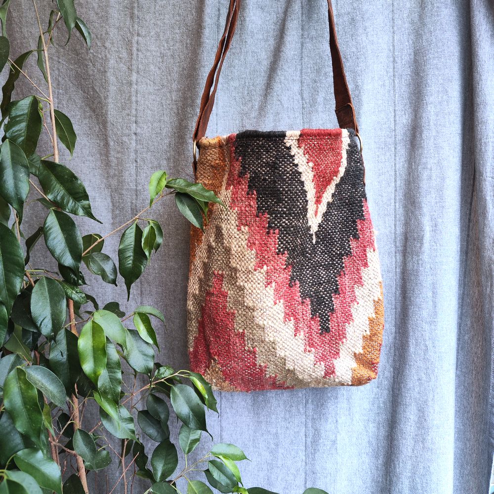 Borsa KADIRI artigianale realizzato con KILIM e Cuoio